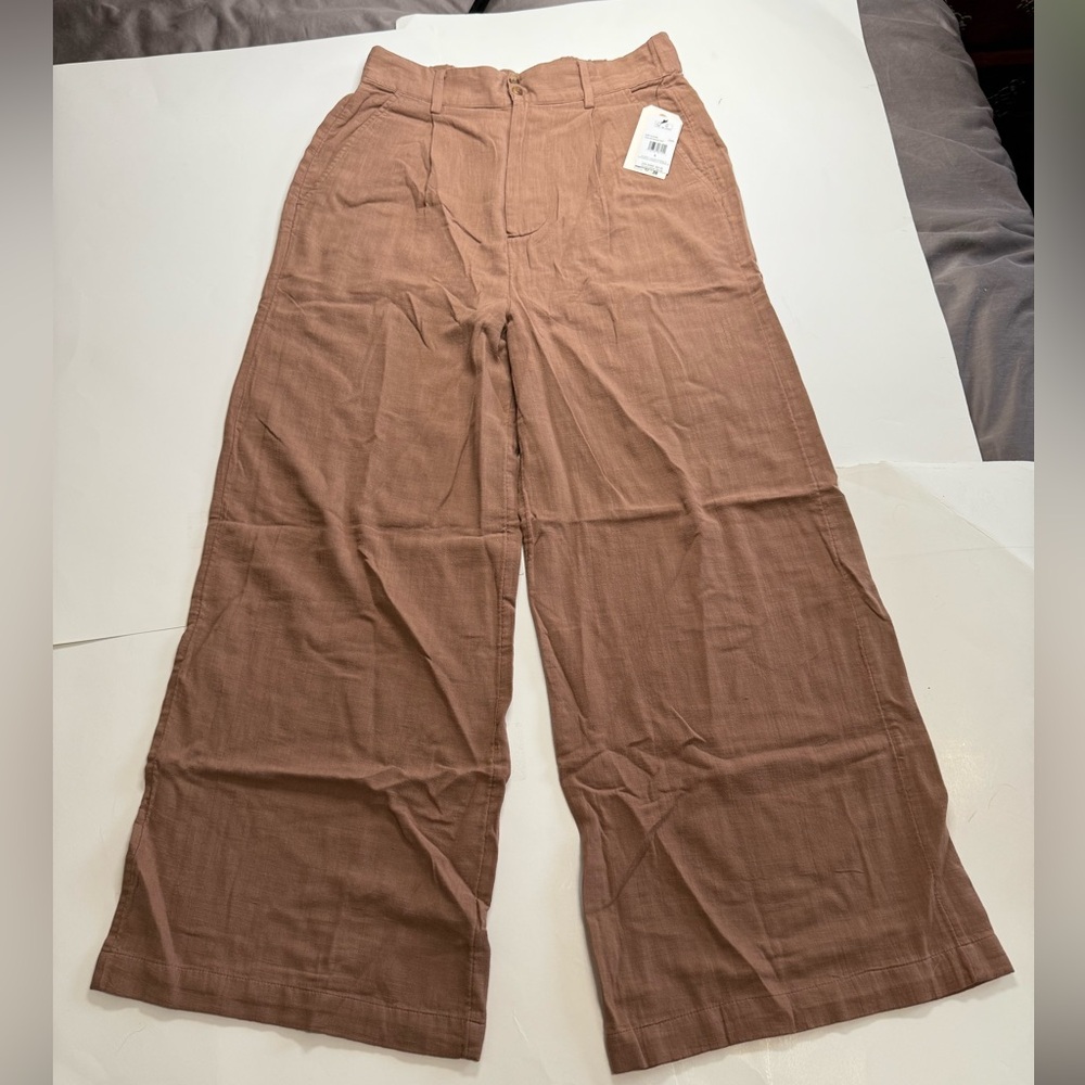Billabong, BNWT, size large,
